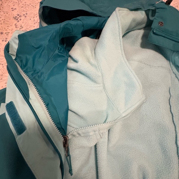 North face winter jacket - Picture 6 of 8